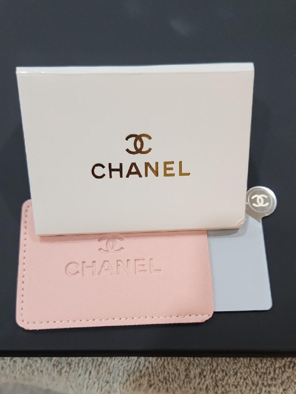 CHANEL Light Pink Embossed Leather Card Holder And Mirror - Picture 3 of 4